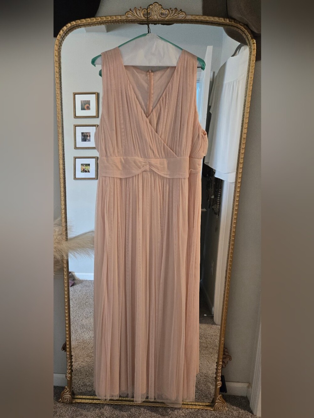 Elegant Blush Pink V-Neck Pleated Maxi Dress